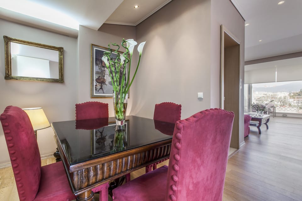 Second floor 
Living room-dinning table