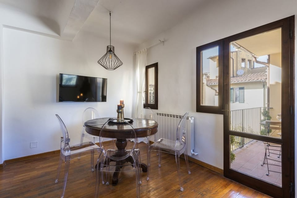 Apartment, 3 Bedrooms | In-room dining