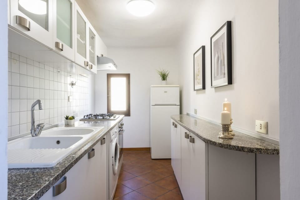 Apartment, 3 Bedrooms | Private kitchen | Full-size fridge, microwave, oven, stovetop