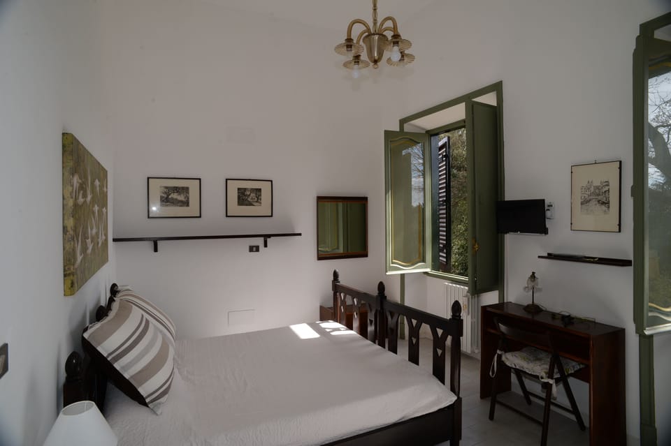 Suite | Premium bedding, down comforters, minibar, in-room safe