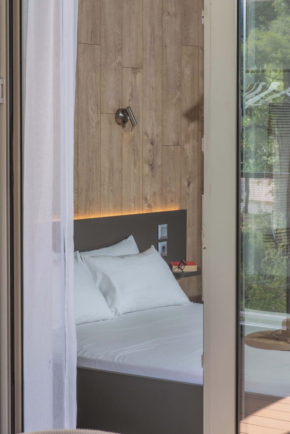 Superior Apartment | Egyptian cotton sheets, premium bedding, blackout drapes