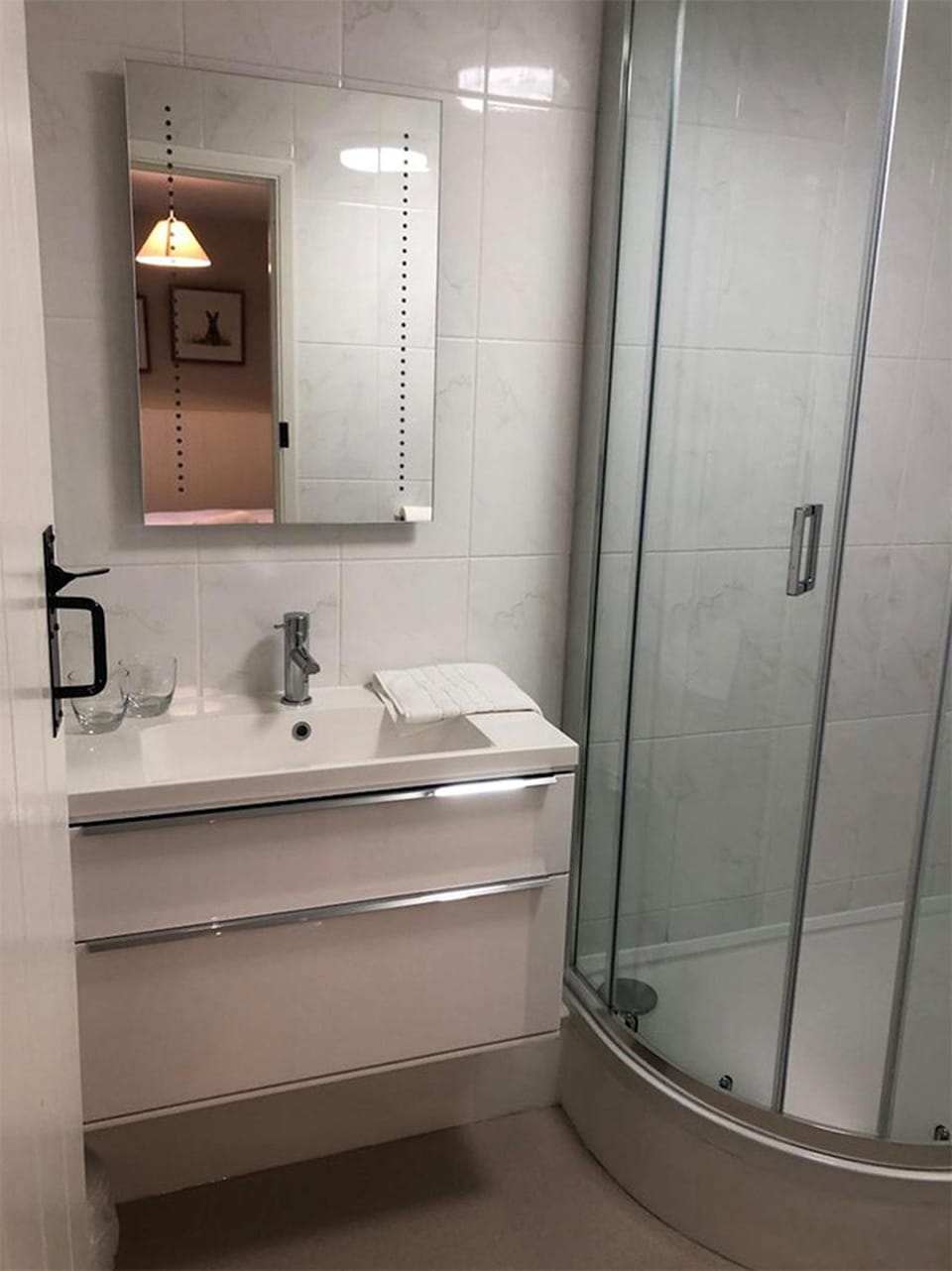 Room, 1 King Bed (Dragonfly) | Bathroom | Towels