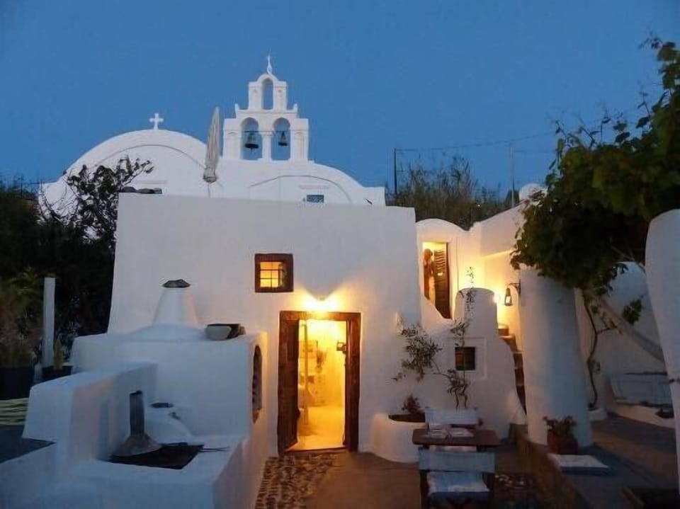 External view kitchenette on right and terrace