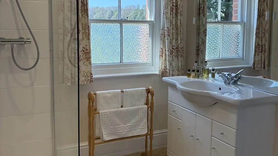 Lower Bryanston Farm Bed and Breakfast in North Dorset District