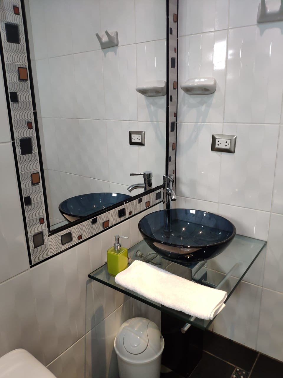 Shower, towels