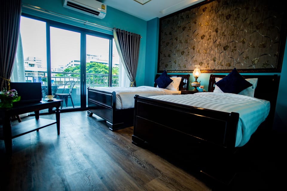 Superior Twin Room | Minibar, desk, blackout drapes, free WiFi
