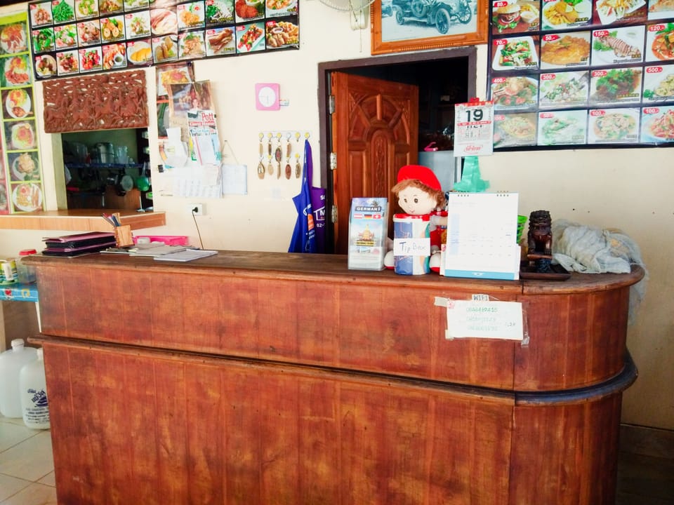 Check-in/check-out kiosk