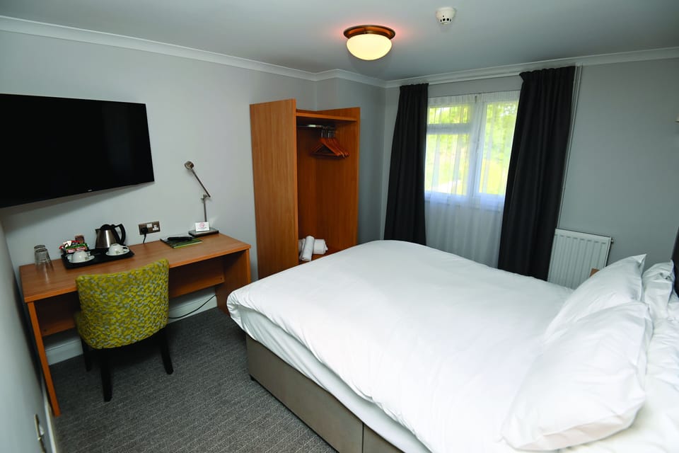 Double Room | Desk, laptop workspace, iron/ironing board, free WiFi