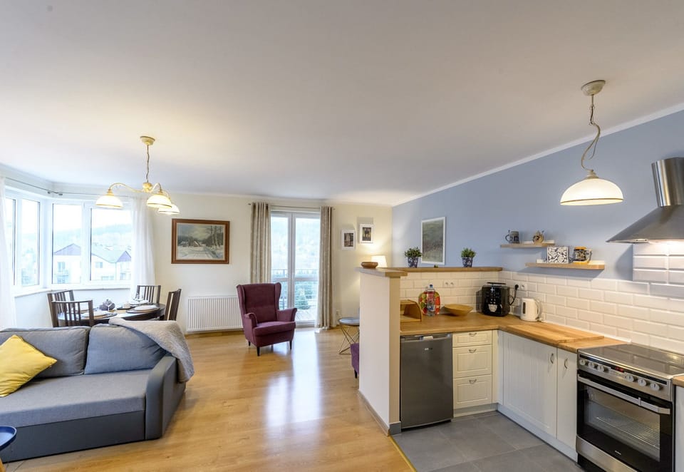 Apartment | Living area | Flat-screen TV