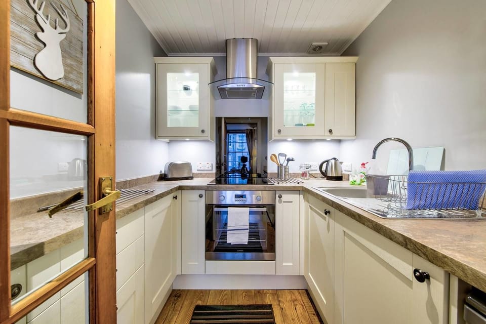 Comfort Studio (1 Bedroom) | Private kitchen | Fridge, microwave, stovetop, electric kettle