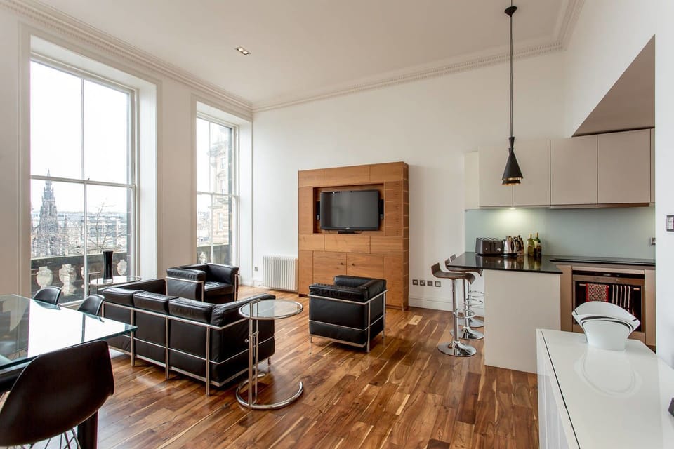 Apartment (2 Bedrooms) | Living room
