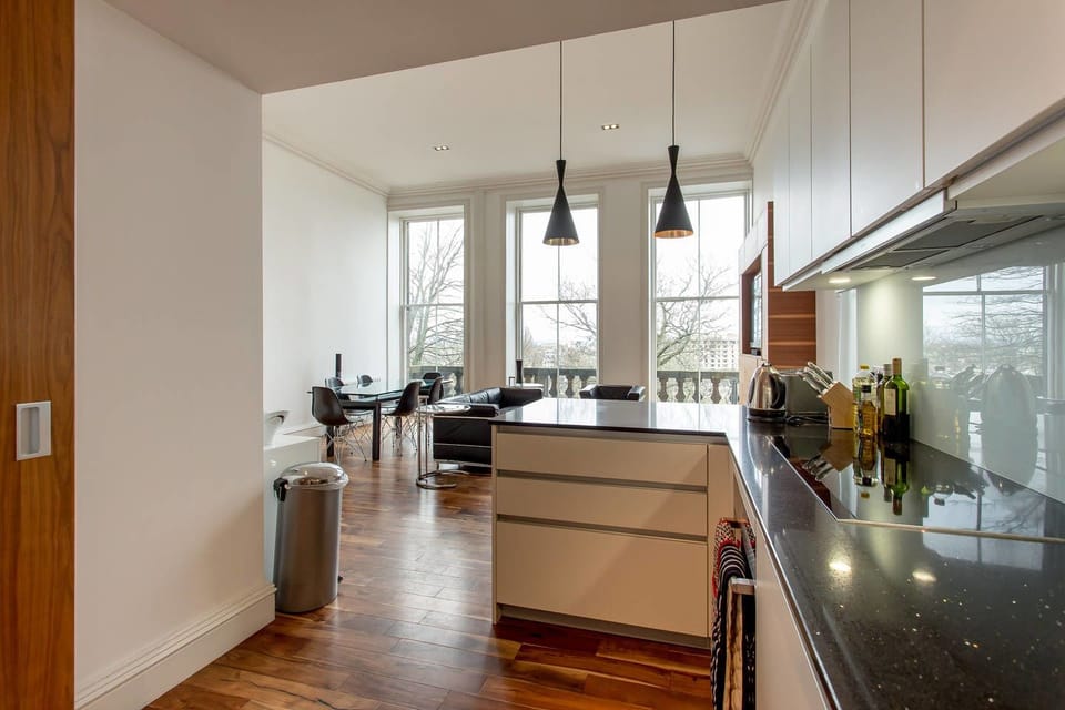 Apartment (2 Bedrooms) | Private kitchen | Cookware/dishes/utensils, dining tables