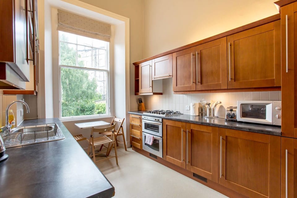 Apartment (2 Bedrooms) | Private kitchen | Fridge, microwave, stovetop, coffee/tea maker