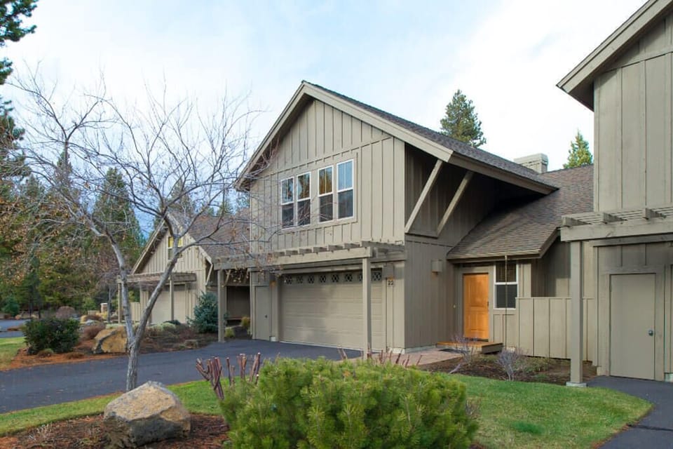 22 Fremont Crossing
