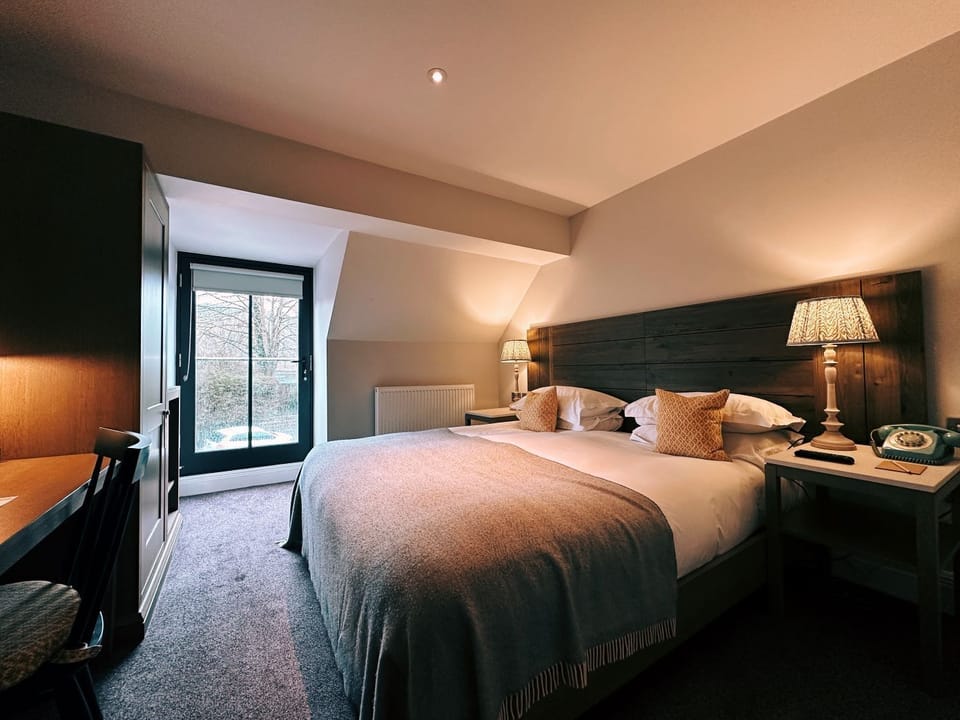 Countryside Comfy Double | Premium bedding, minibar, in-room safe, desk