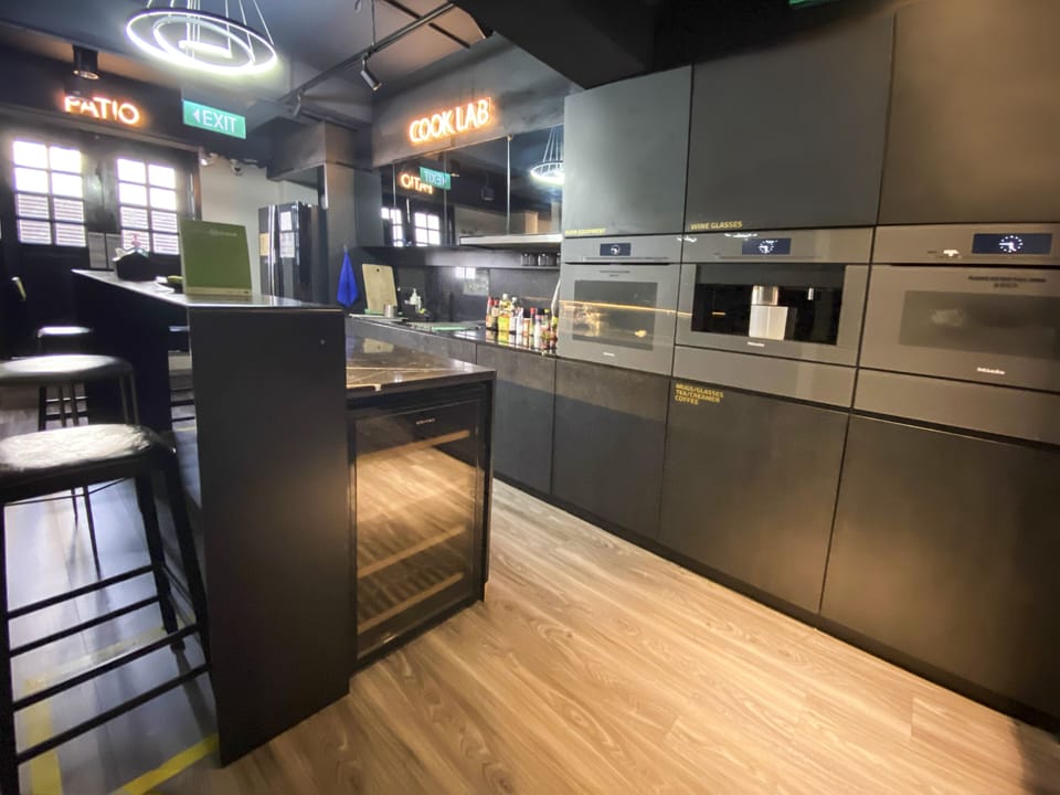 Oven, stovetop