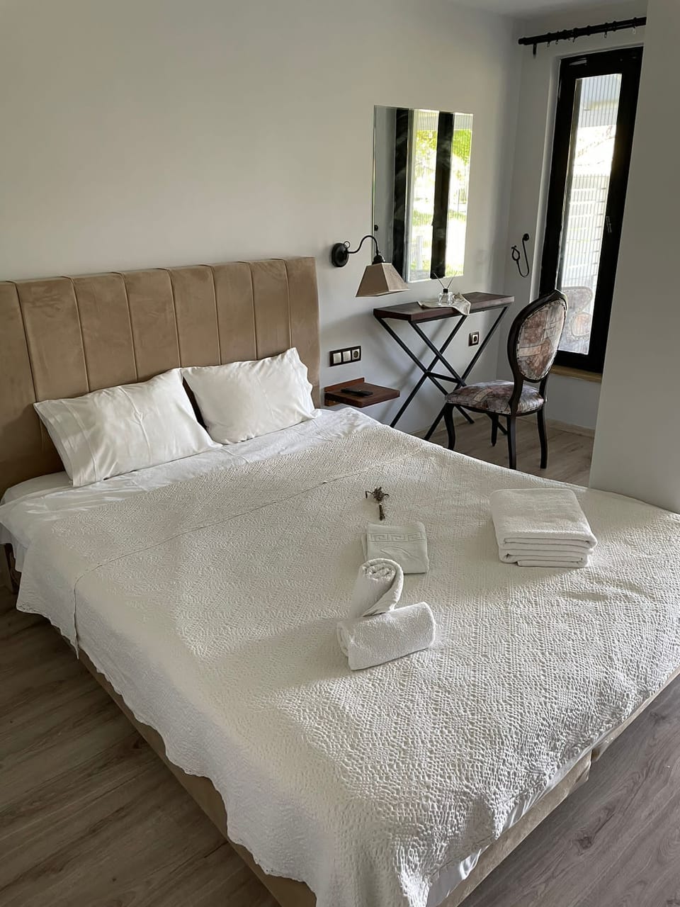 Superior Room | Free WiFi, bed sheets