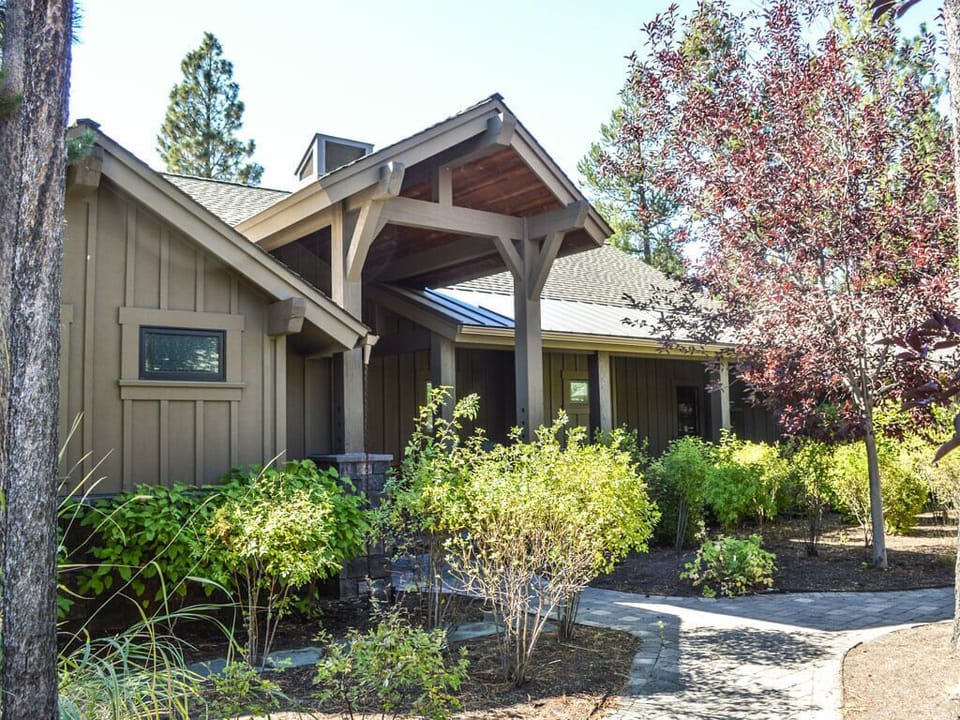 33 Caldera Cabin