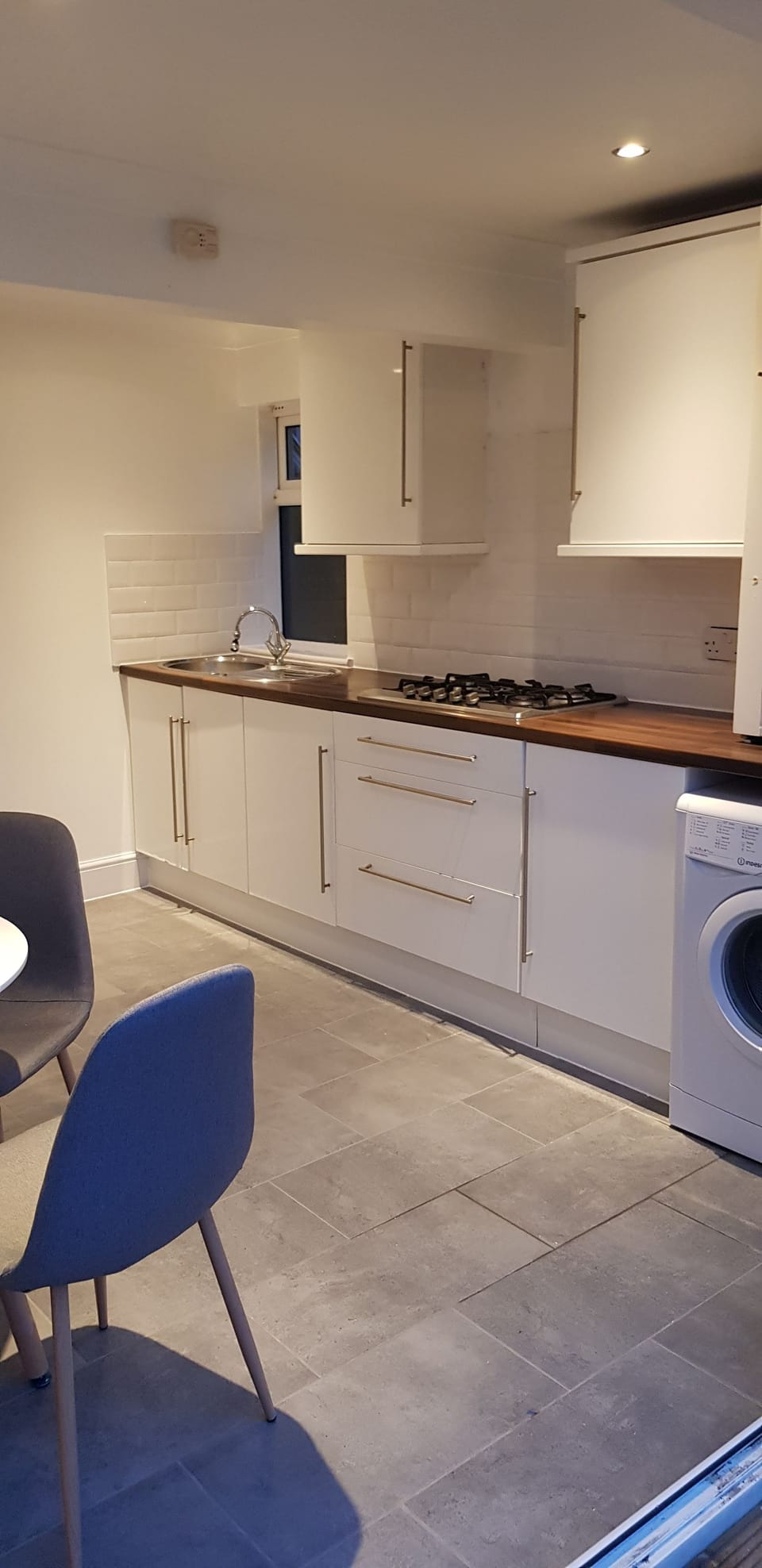 Deluxe House, 4 Bedrooms | Private kitchen | Full-size fridge, microwave, oven, stovetop