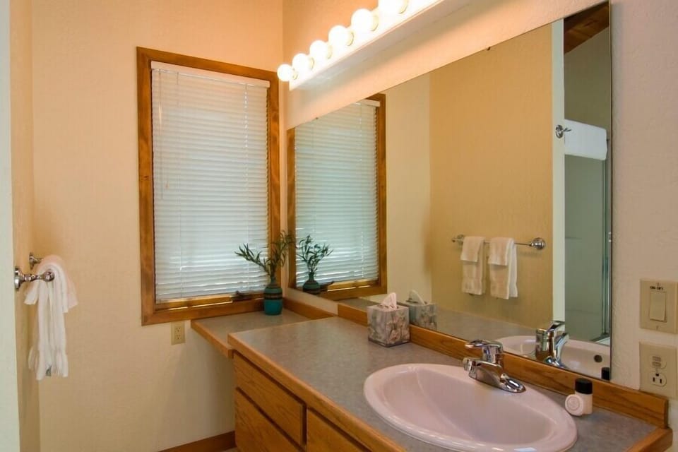 Upstairs master bathroom#2