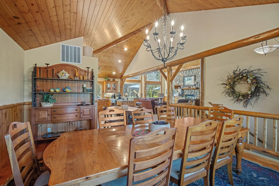 8 White Elm dining room