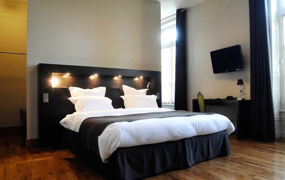 Elegance Double Room | Premium bedding, minibar, in-room safe, desk