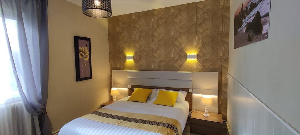 Comfort Double Room | Desk, free WiFi, bed sheets