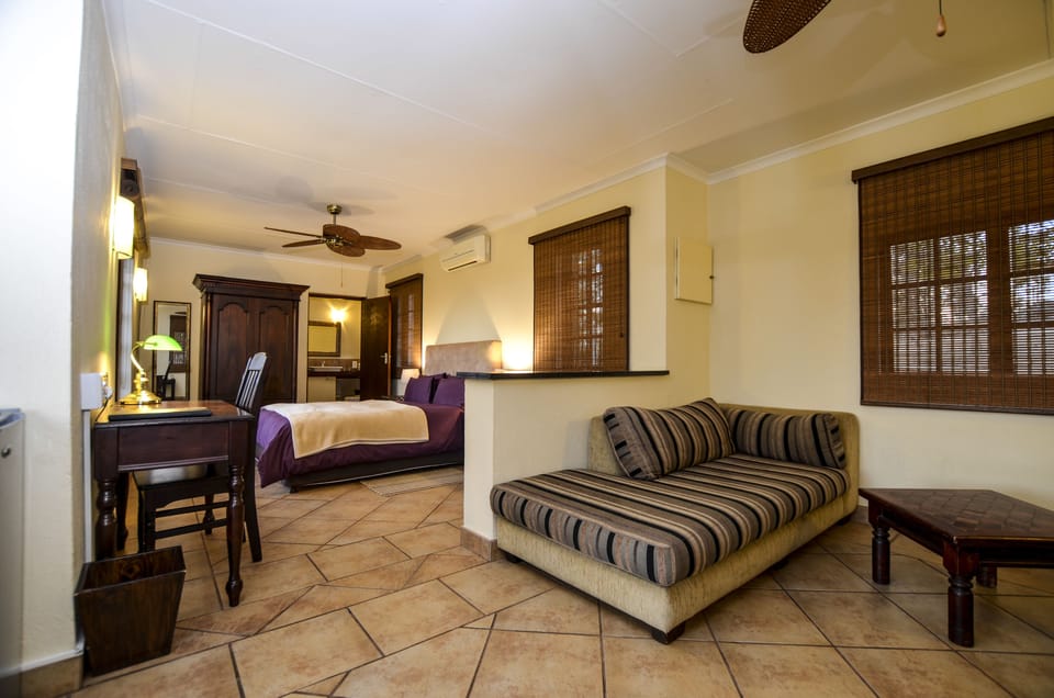 Garden Cottage | Pillowtop beds, in-room safe, desk, iron/ironing board