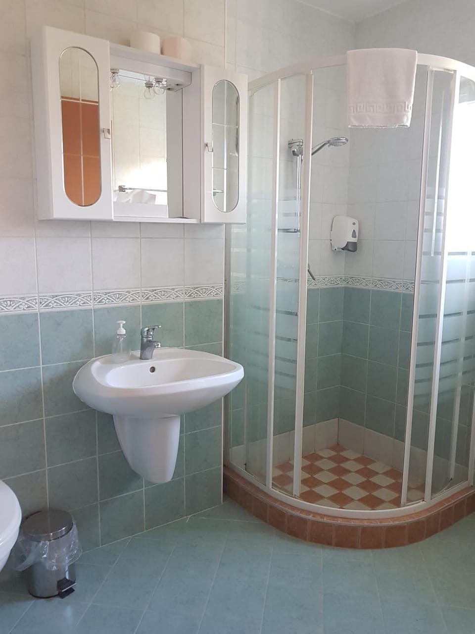 Shower, towels, soap