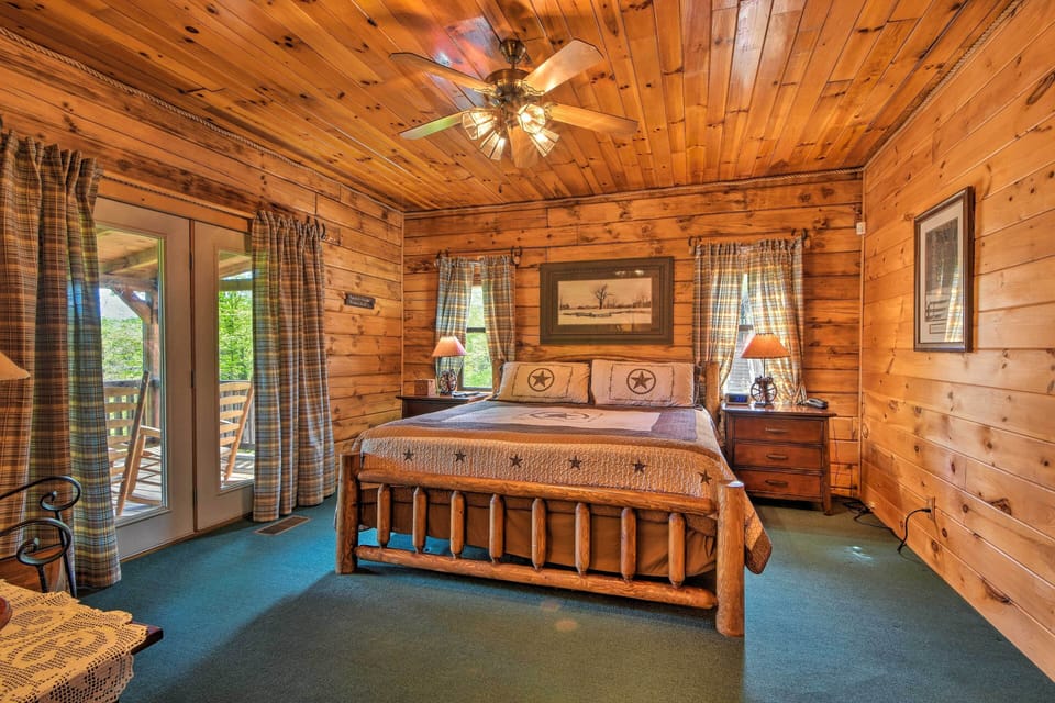 Bedroom 1 | King Bed | Linens Provided