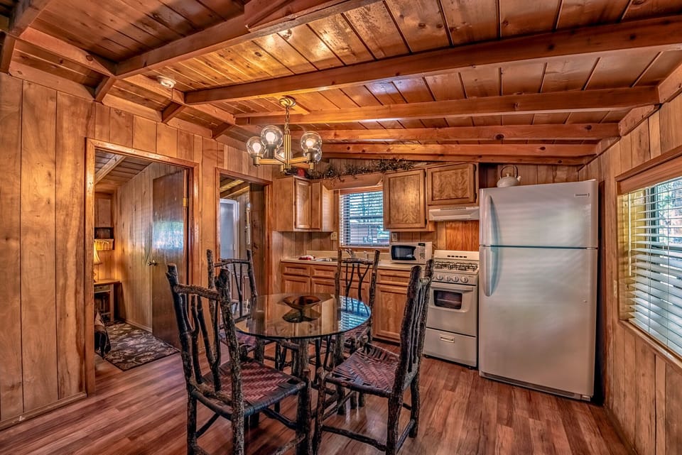 Fully stocked kitchen & dining space — cook your favorite meals or enjoy takeout from Midtown.