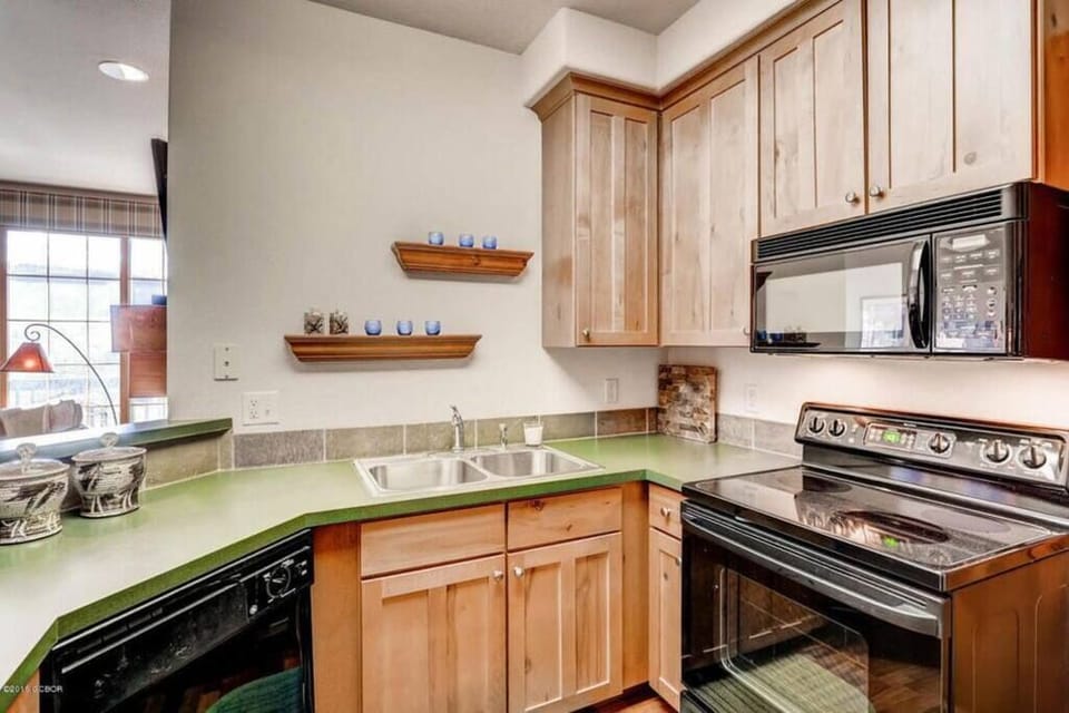 Fully stocked Kitchen for your use.
