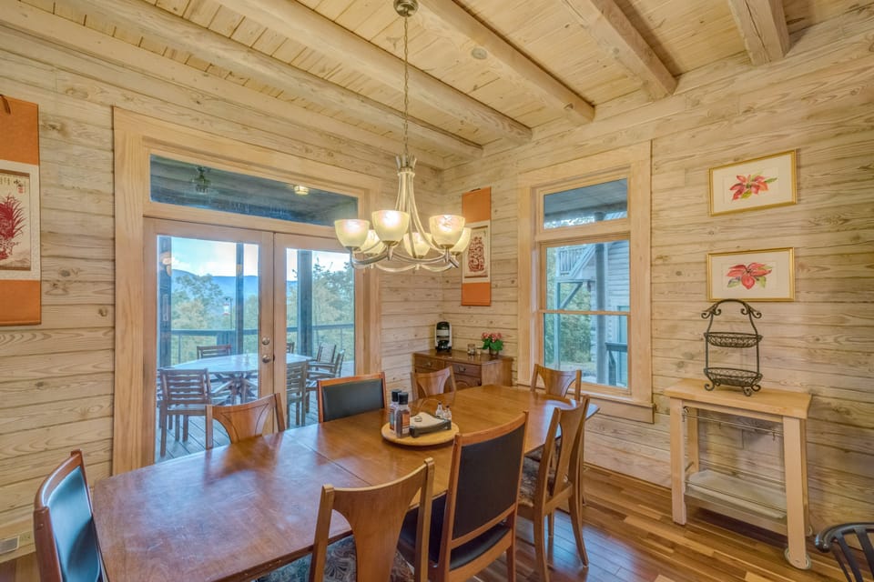 Dining area with access to screened in proch