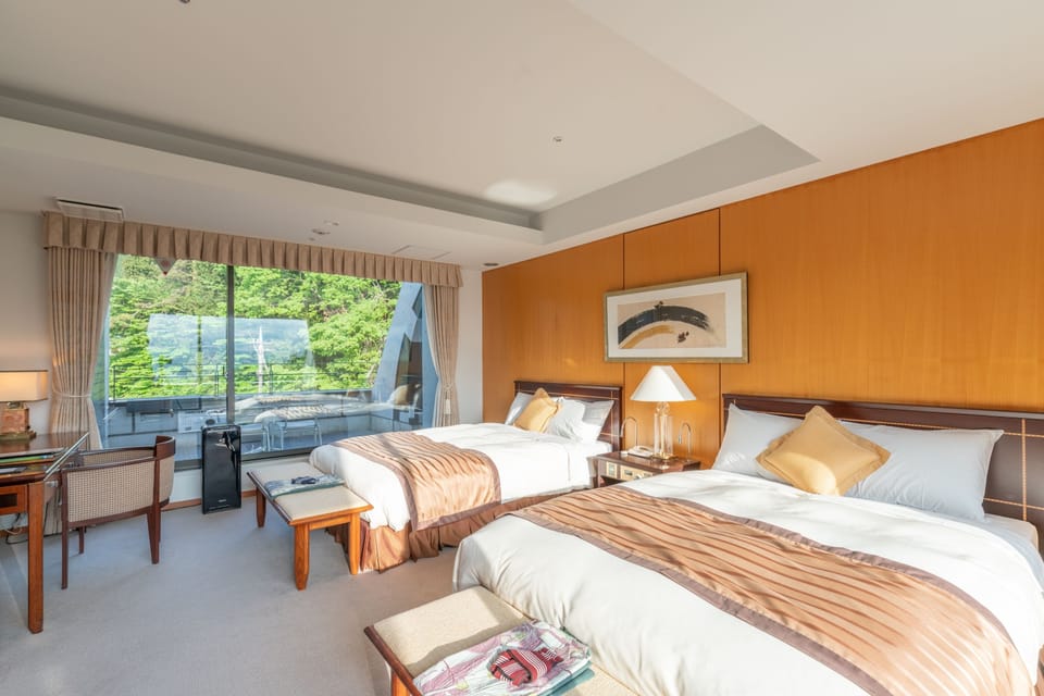 [Non-Smoking] Western Style Major Suite (Mt. Fuji View) | Desk, free WiFi, bed sheets