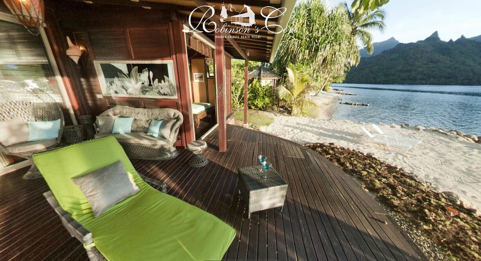 The covered lanai of Villa Wallis