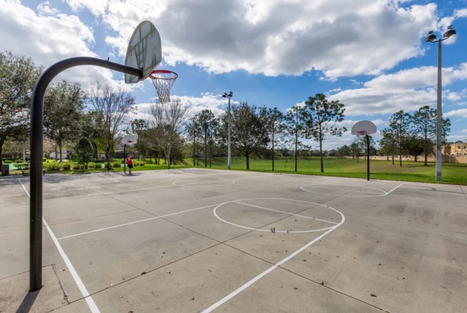 Windsor Hills Amenities - Basketball