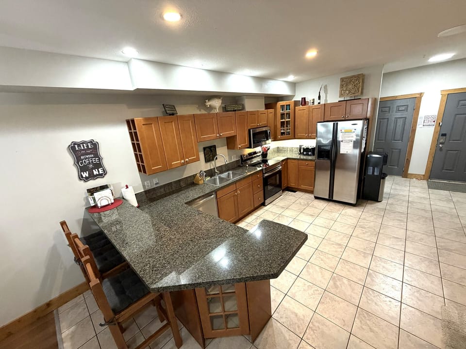 Fully Equipped Kitchen with Cookware, Pots & Pans, Coffee Maker, Toaster & Spice