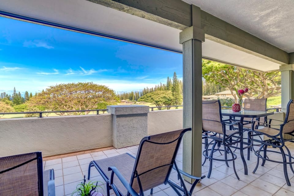 Endless greens, ocean blue, and island skies—this view isn’t just scenic, it’s soul-soothing
