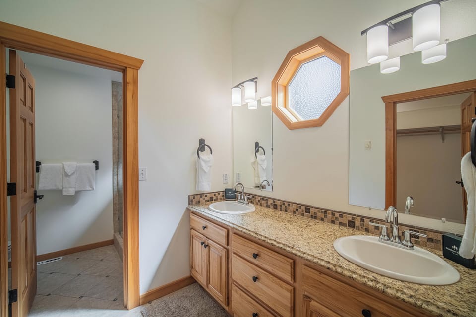 12 White Alder-24