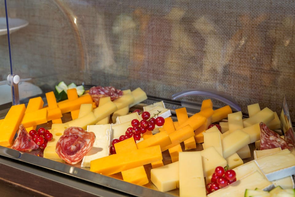 Daily buffet breakfast for a fee