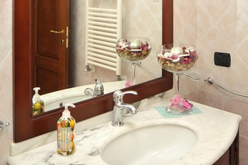 Superior Apartment, 1 Bedroom (Vista Agrumi) | Bathroom sink