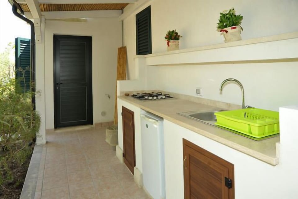 Apartment, 2 Bedrooms (Vista Gelsi) | Private kitchen | Fridge, stovetop, coffee/tea maker, electric kettle