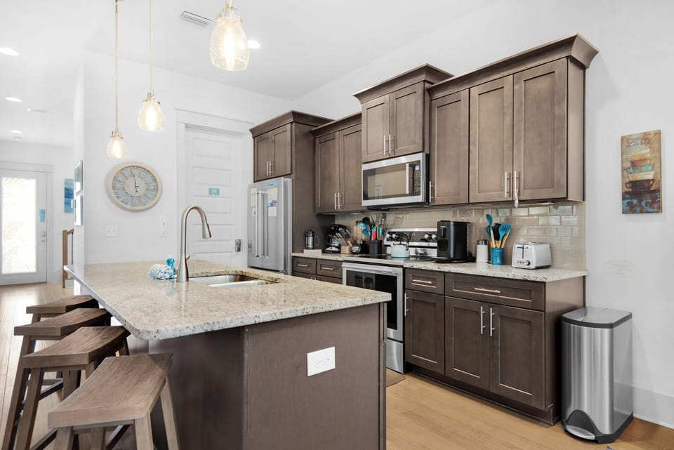 Kitchen with eat-in bar seating
