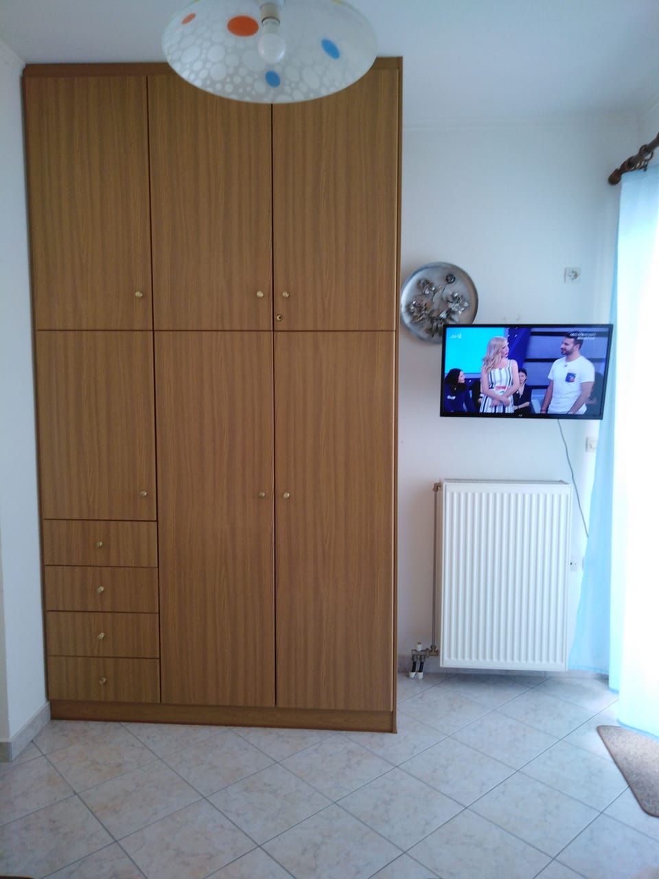 Iron/ironing board, free WiFi, bed sheets