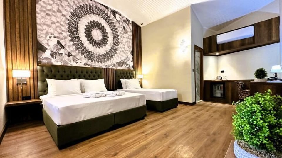 Standard Triple Room | In-room safe, blackout drapes, free WiFi, bed sheets
