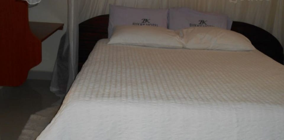 Deluxe Room | Desk, free WiFi, bed sheets