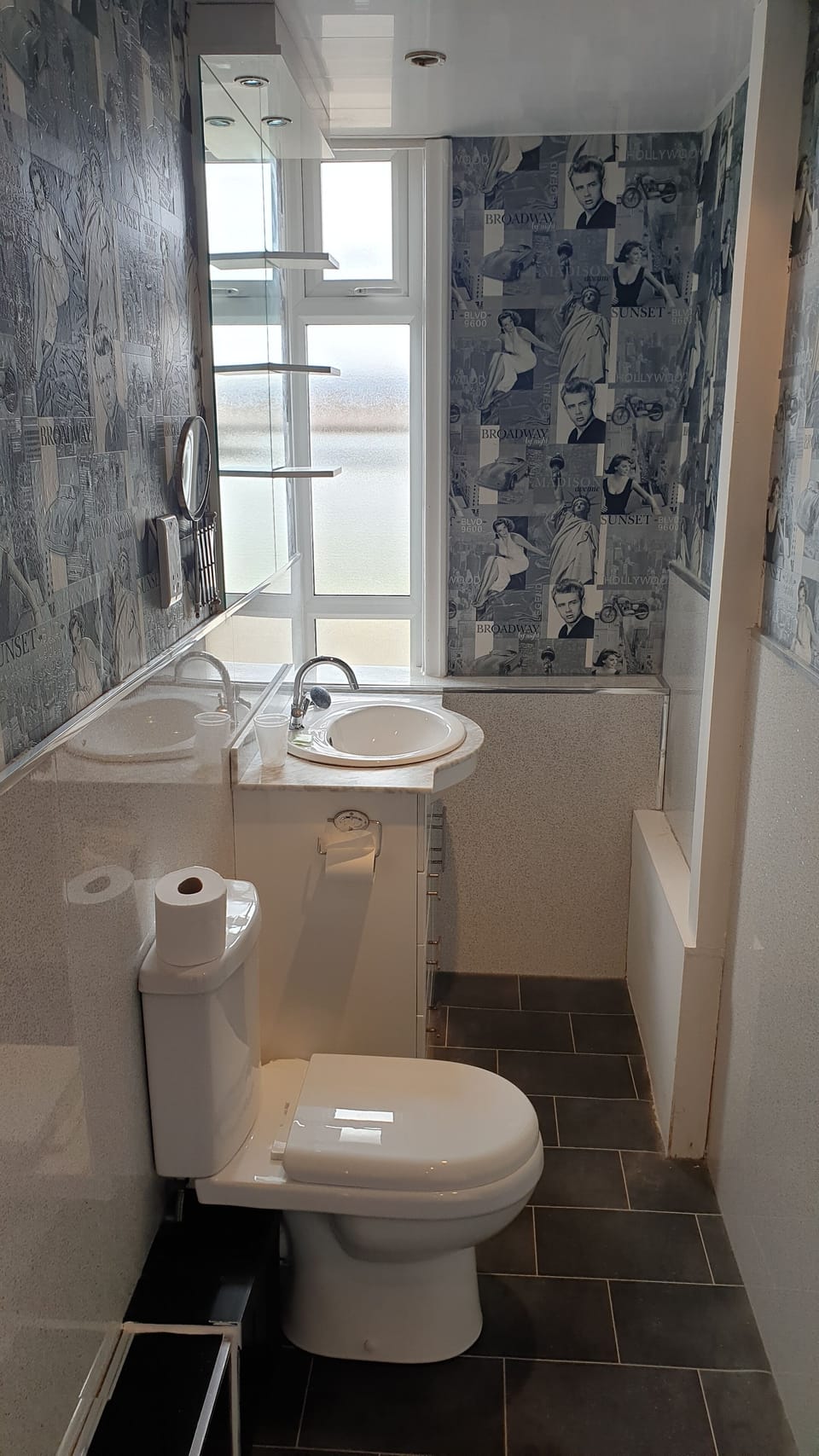 Double Room, Sea View (Small) | Bathroom | Shower, free toiletries, hair dryer, towels