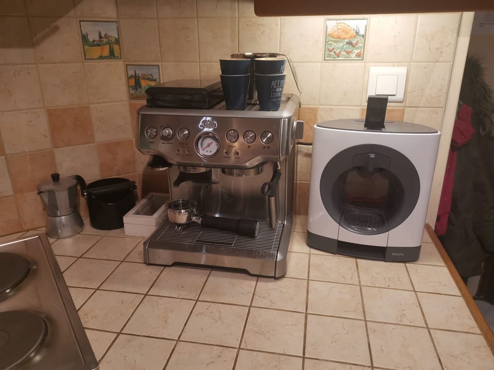 Espresso machine, perculator or nespresso pad coffee