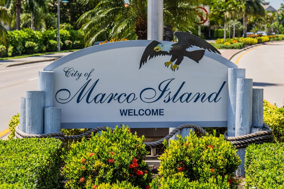 Welcome sign you will see as you come onto the Island over the Jolly Bridge. 