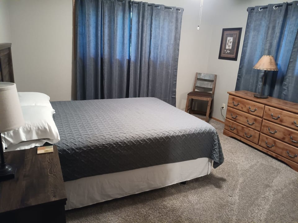 Upstairs bedroom with queen bed 